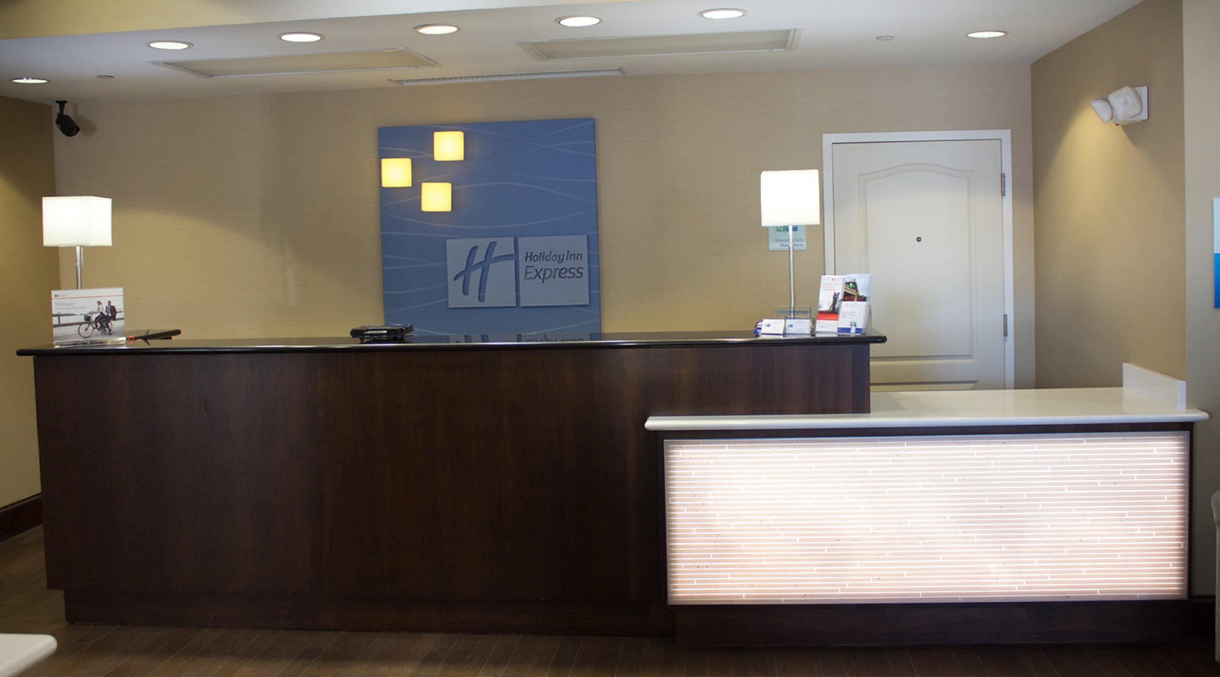 Holiday Inn Express West Jefferson By Ihg Экстерьер фото