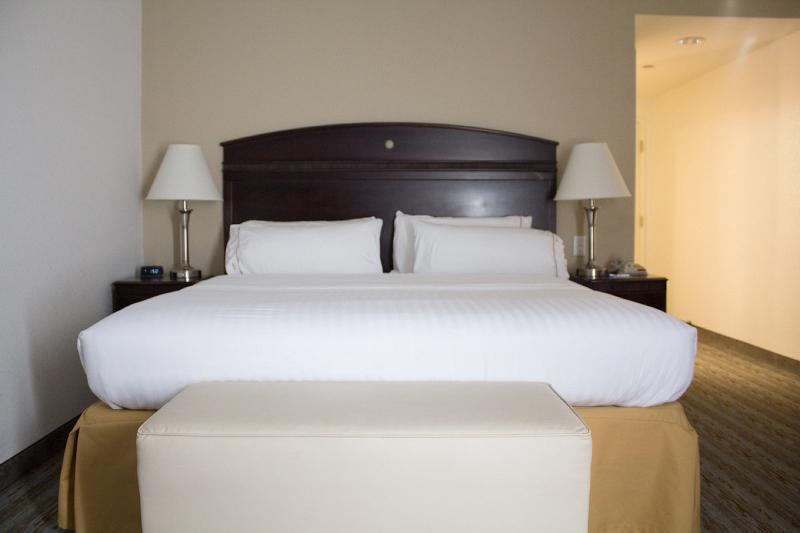 Holiday Inn Express West Jefferson By Ihg Экстерьер фото