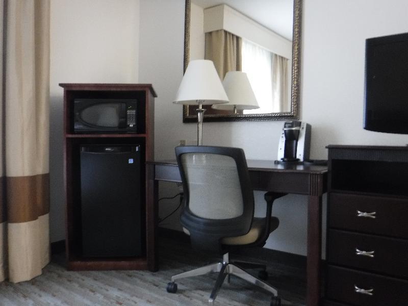 Holiday Inn Express West Jefferson By Ihg Экстерьер фото